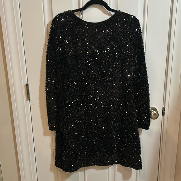 H&M Dresses & Skirts - H&M Black Sequin Backless Dress